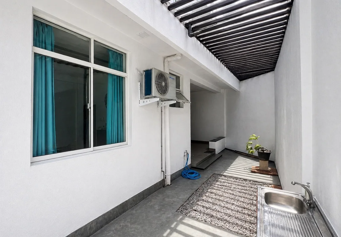 Ground Floor Backyard 1